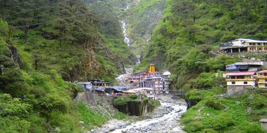 imgi_16_resize-15999792151650086961resize1599294320292695578Yamunotritempleashrams6078-1024x512