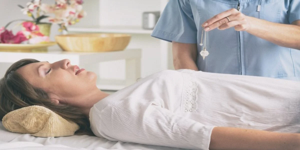 resize-15998201561037363035resize1599457247624894417benefitsofhypnotherapy1024x684